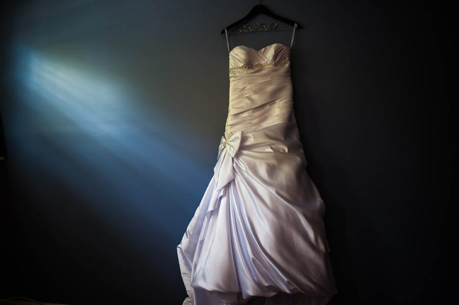 baltimore wedding photographer, white wedding dress, wedding dress with a bow