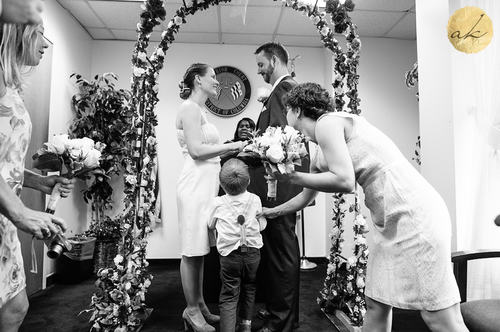 dc elopement photographer at moultrie courthouse